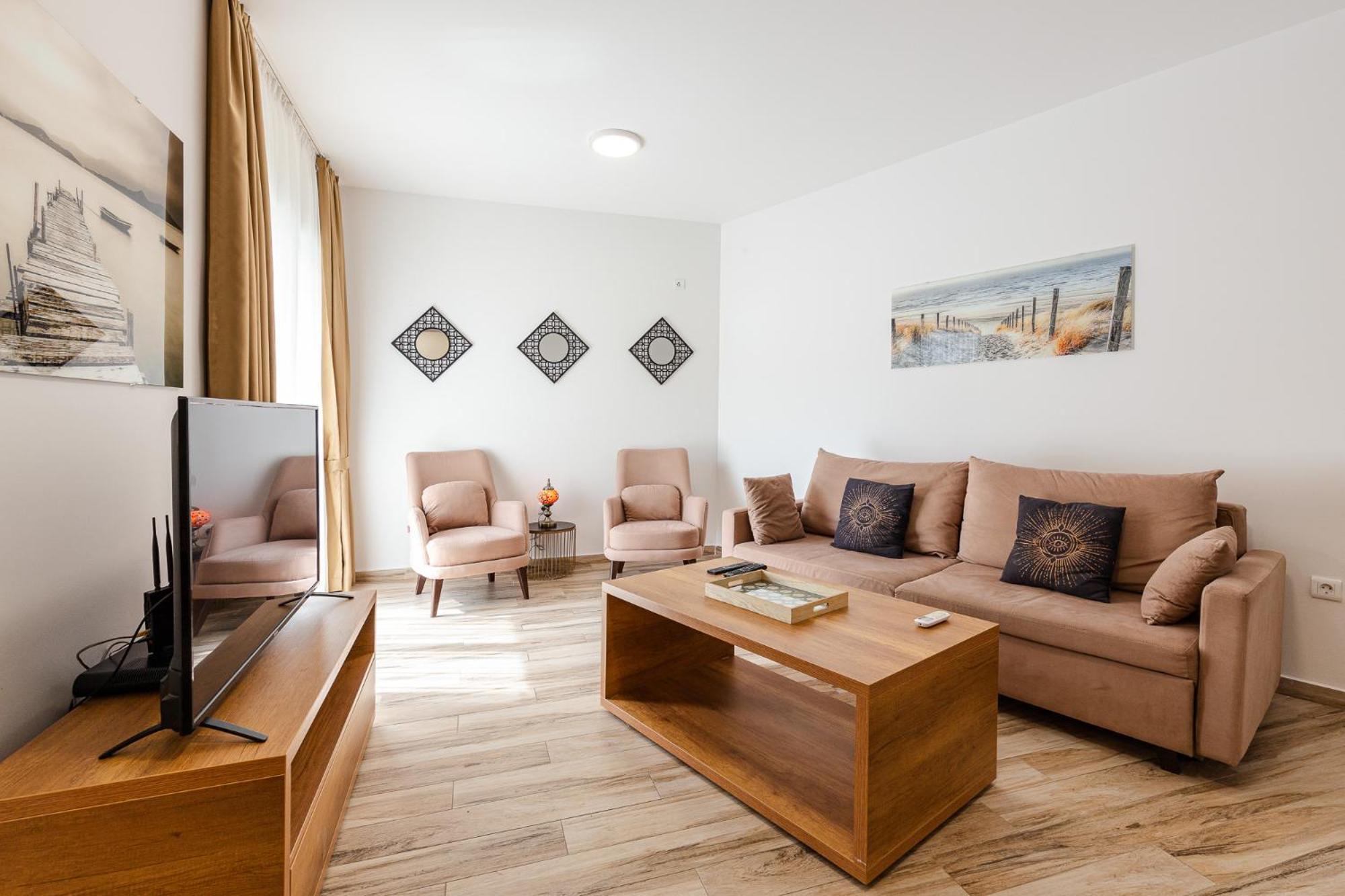 Sunny Side Wellness & Aparthotel Budva