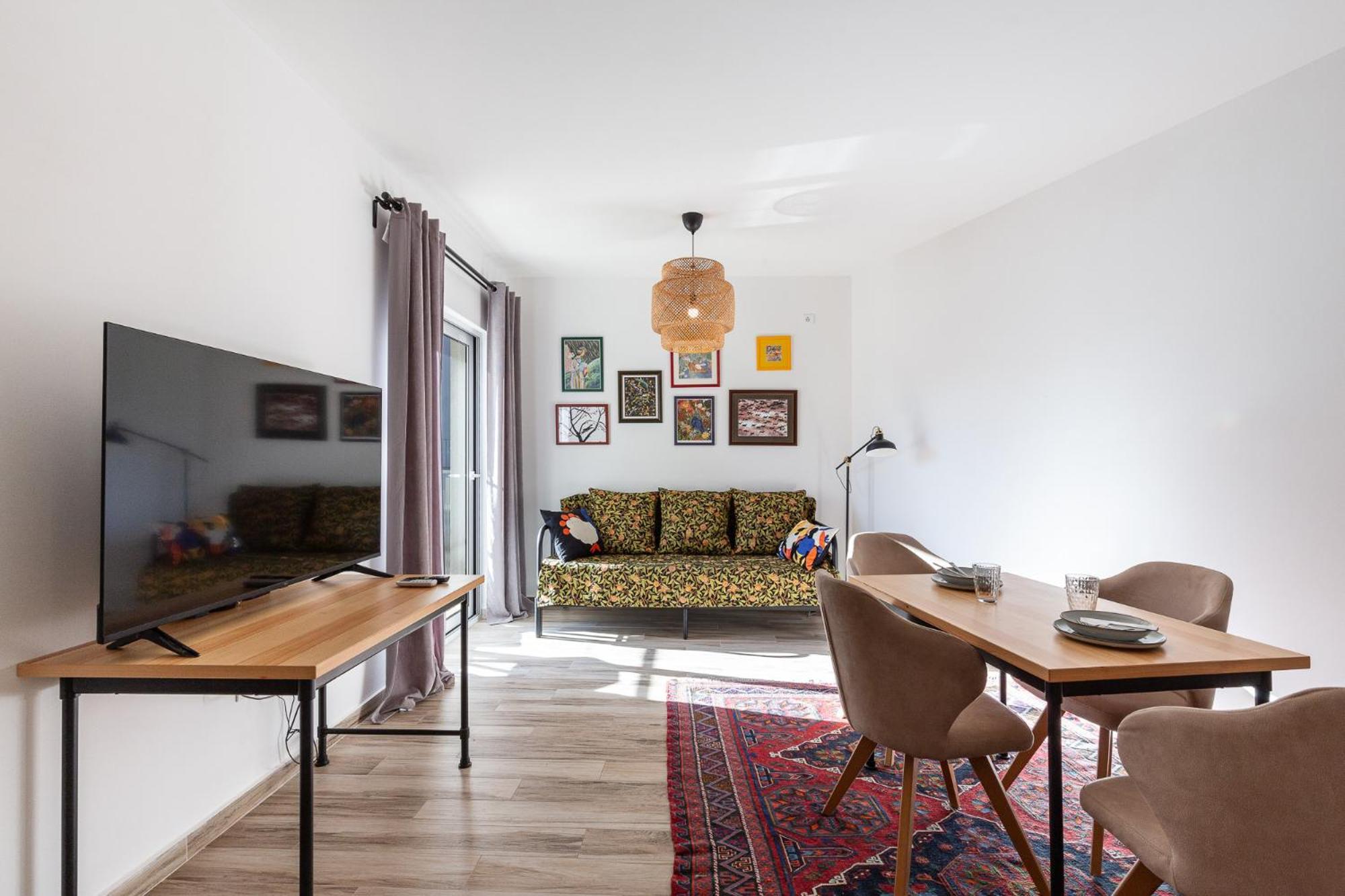 Sunny Side Wellness & 5*